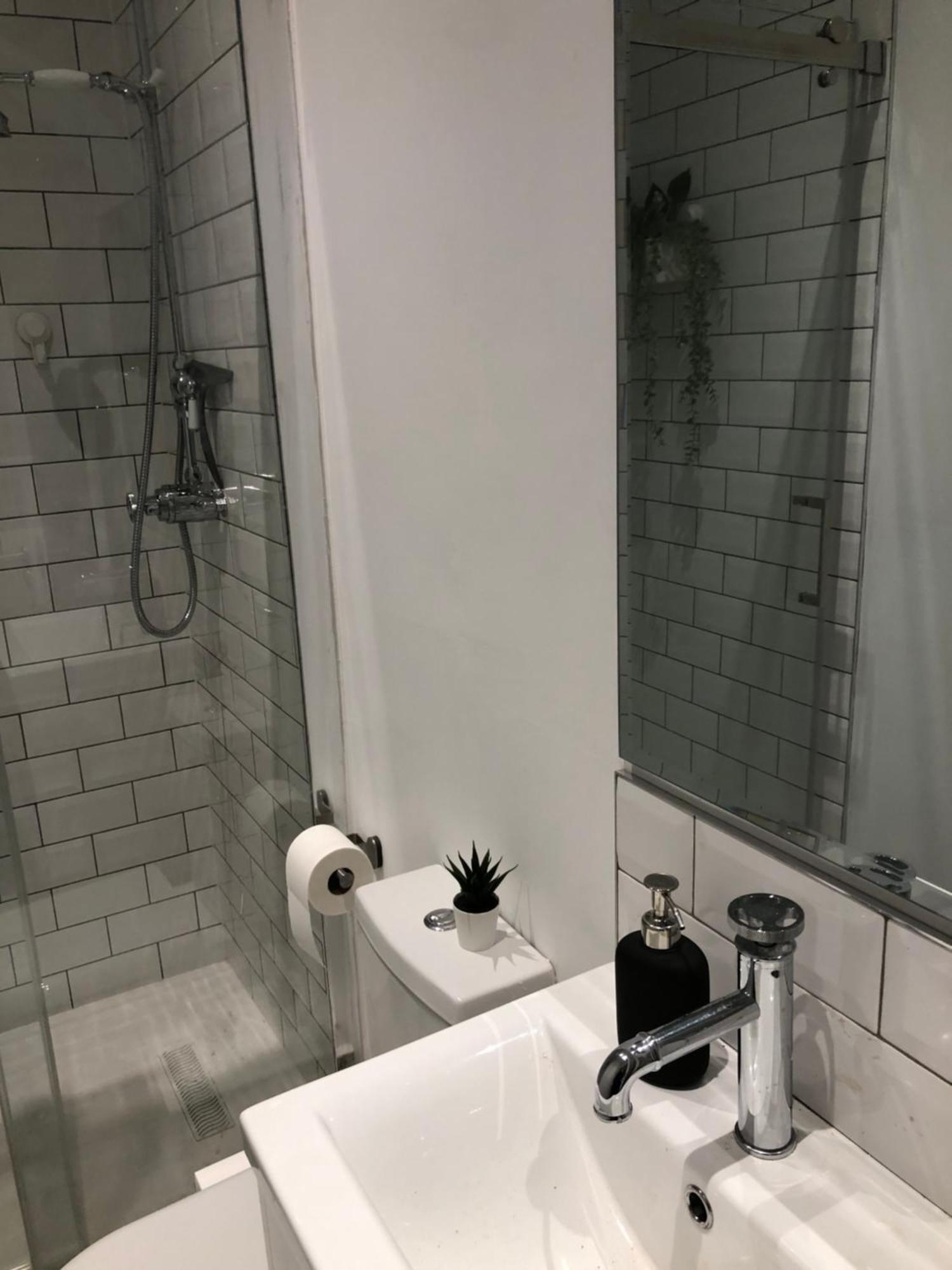 Apartment On The Avenue 3 *