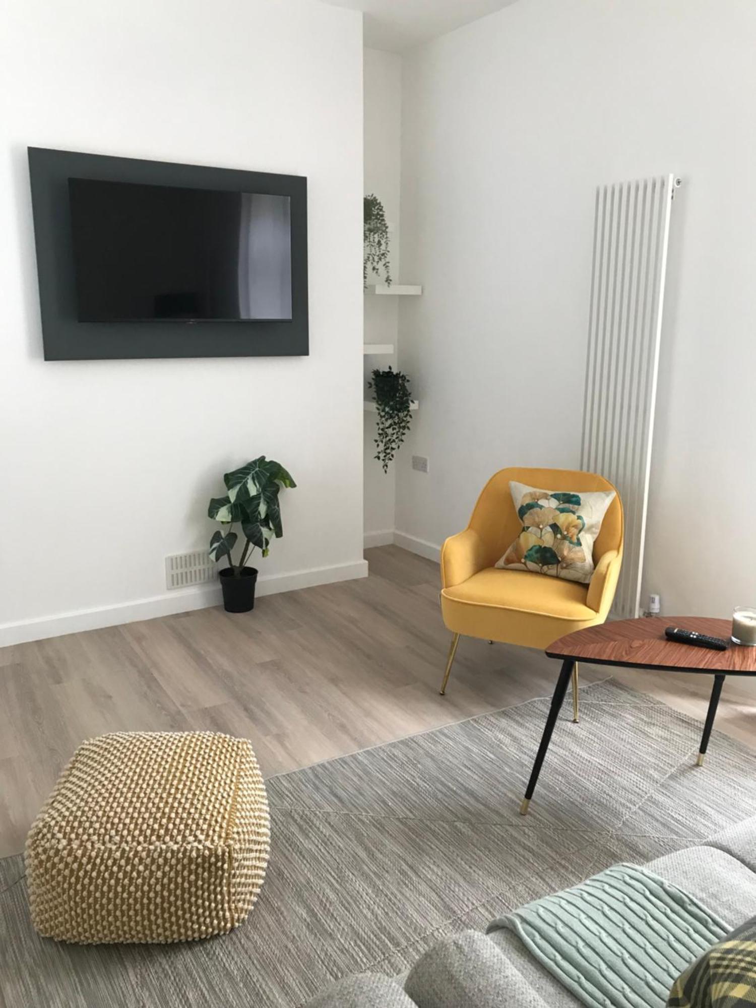 Apartment On The Avenue 3 *